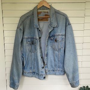 Oversized vintage Levis jean jacket